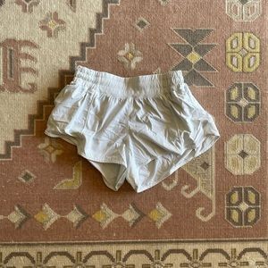 lululemon Hotty Hot Short 2.5” size 4 White